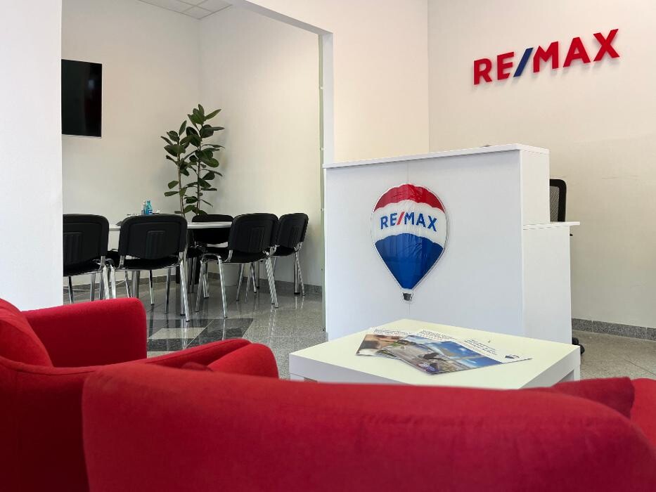 Bilder RE/MAX Deluxe Immobilien