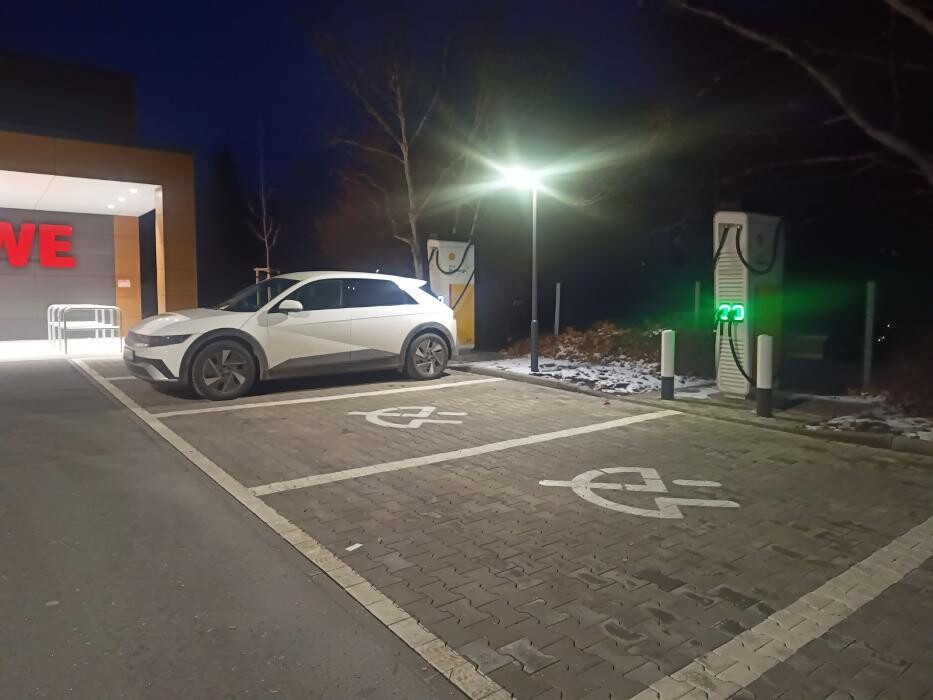 Bilder Shell Recharge Charging Station