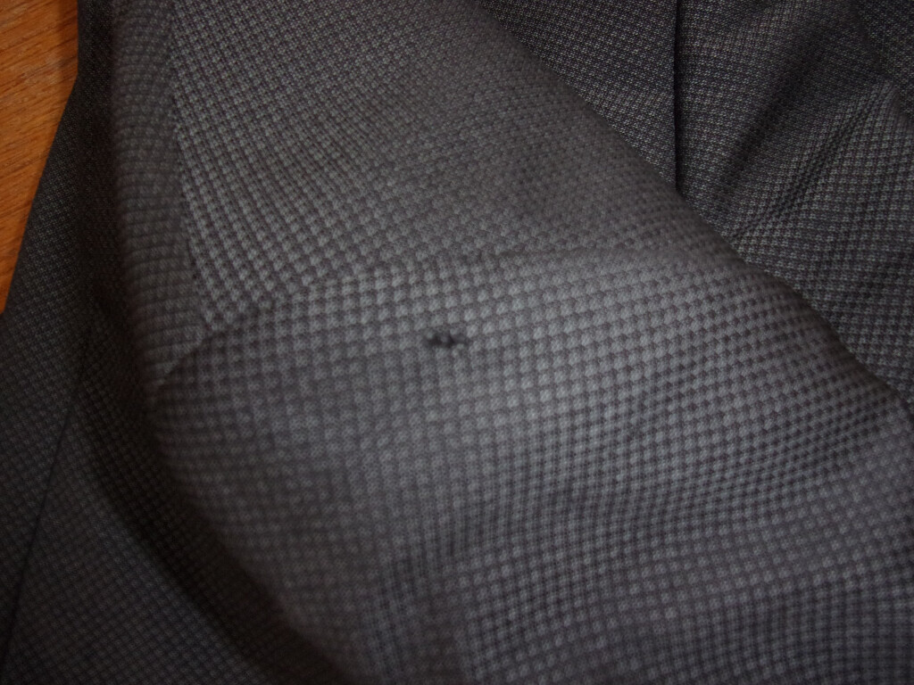 Bilder Kunststopferei Hiltmann - Kunststopfen und Reparatur von Strickkleidung und Businesskleidung