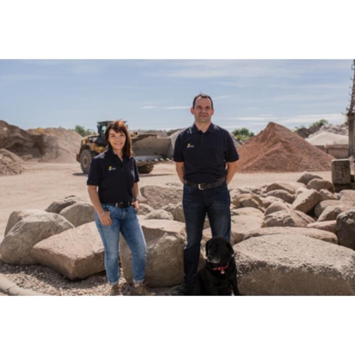 Bilder Büttel GmbH (Bauschuttrecycling-Schüttgüter-BETON2GO-Transporte-Containerdienst-Erd & Abbruch)