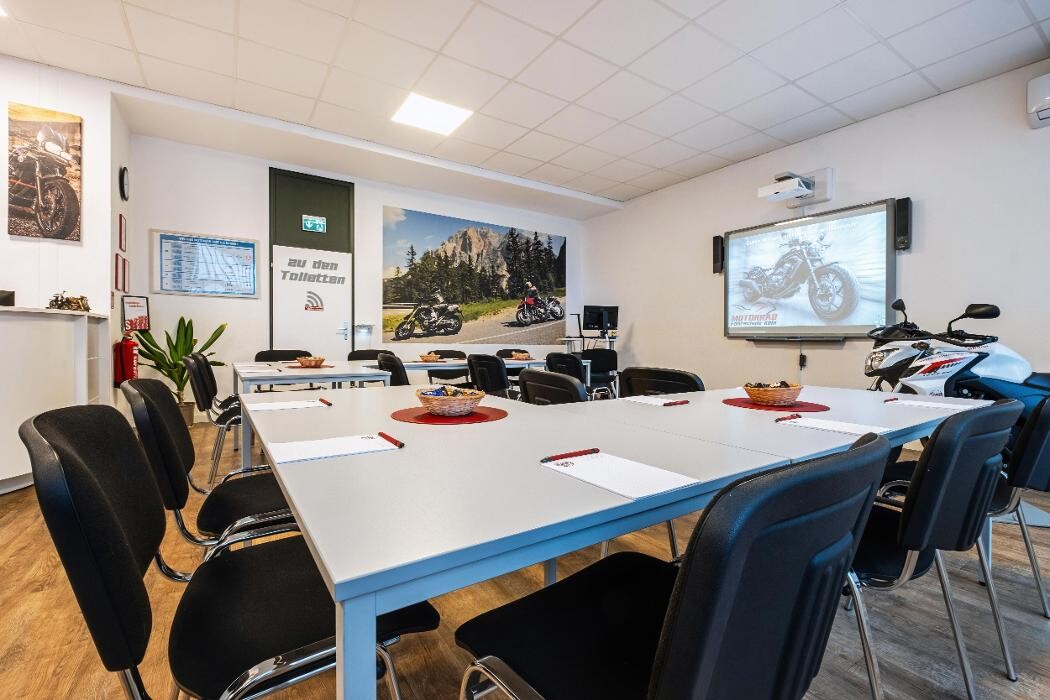 Bilder Motorrad Fahrschule Köln