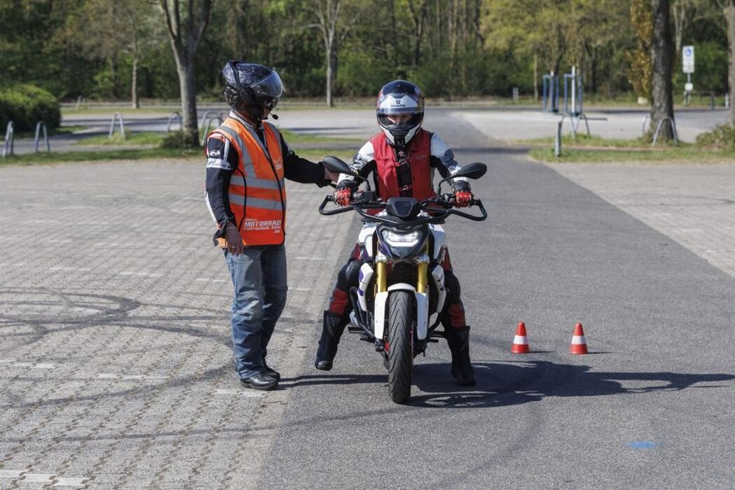 Bilder Motorrad Fahrschule Köln