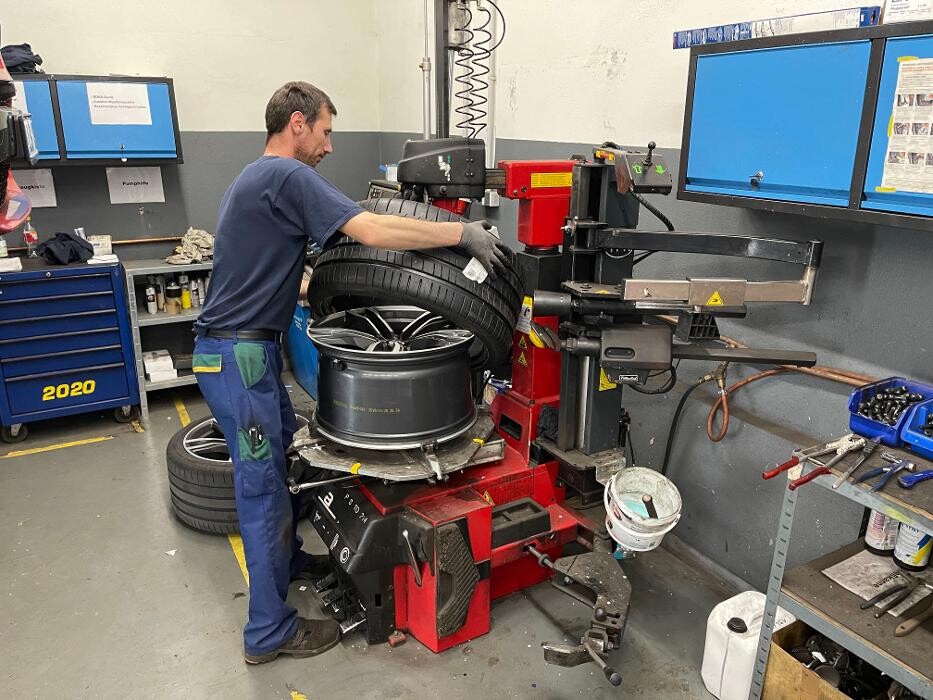 Bilder Pneumaster GmbH - Partnerbetrieb von EUROMASTER