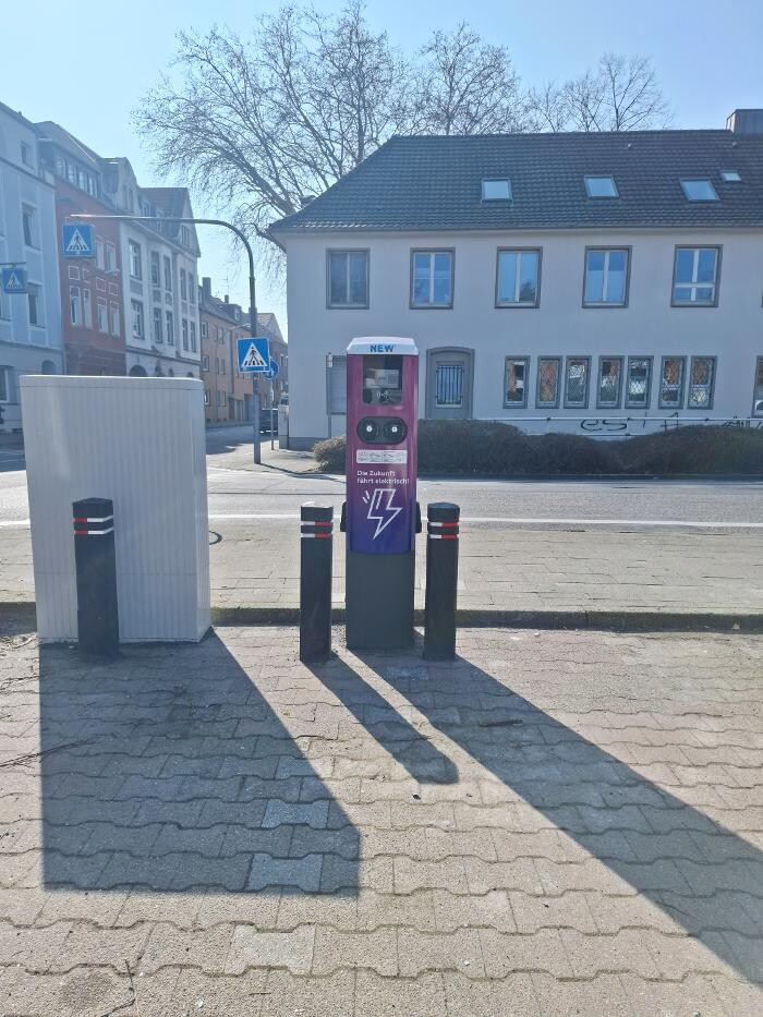Bilder NEW Energie-Ladestation