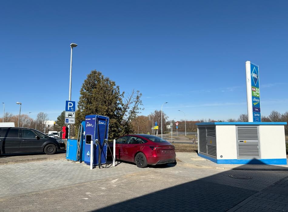 Bilder Aral pulse Ladestation