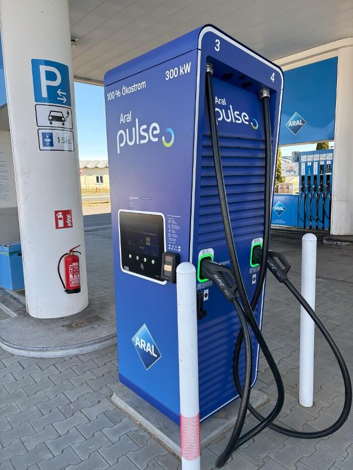 Bilder Aral pulse Ladestation