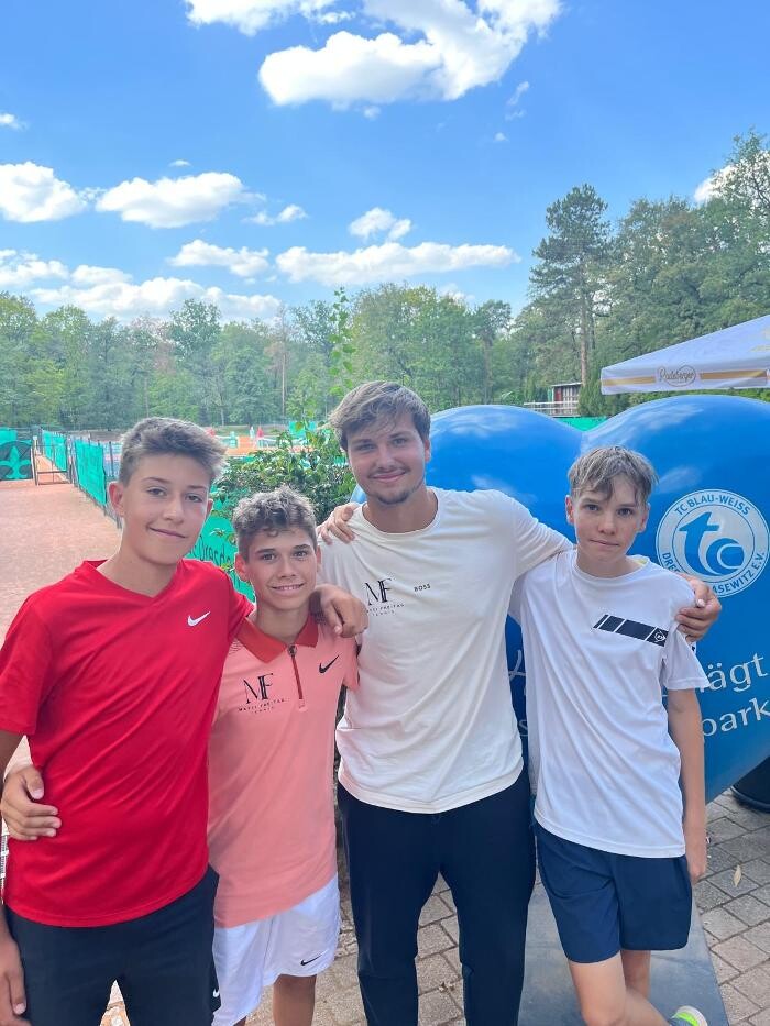 Bilder Tennisleistungsschule MV / Leistungstenniszentrum MV