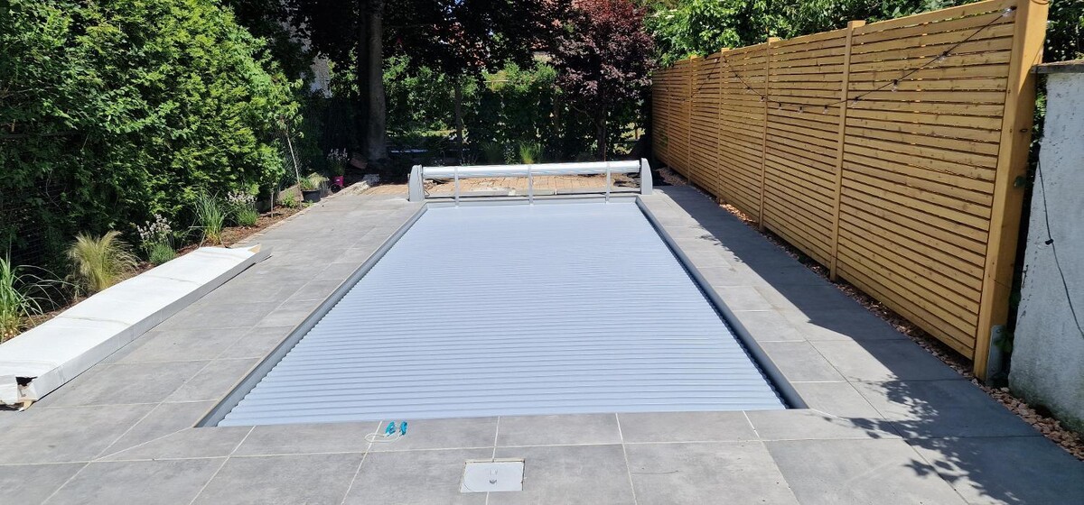 Bilder Wall Pool