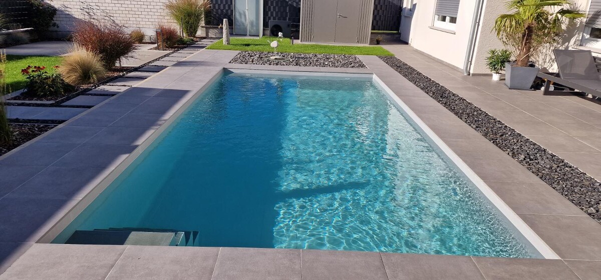 Bilder Wall Pool