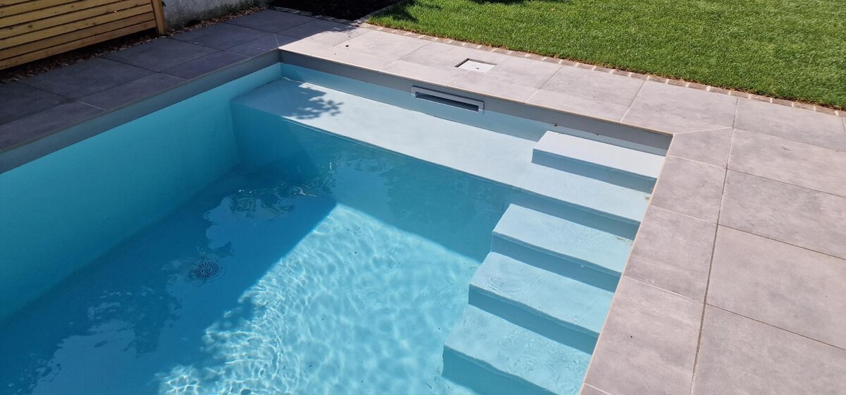 Bilder Wall Pool