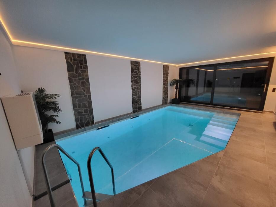Bilder Wall Pool