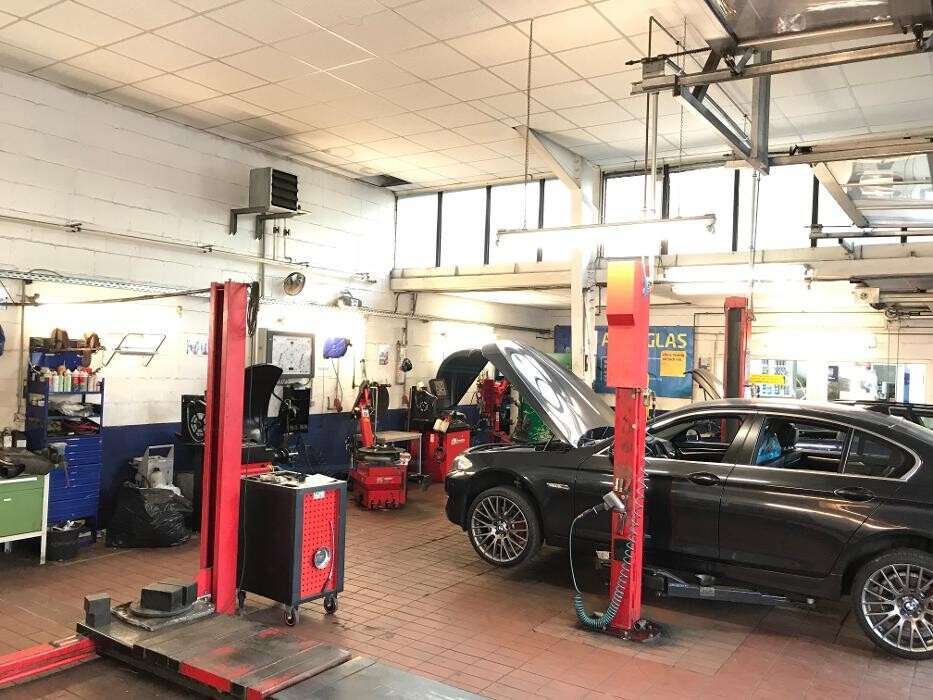 Bilder Auto-Kompetenz-Center Dreisbach e.K. - Partnerbetrieb von EUROMASTER