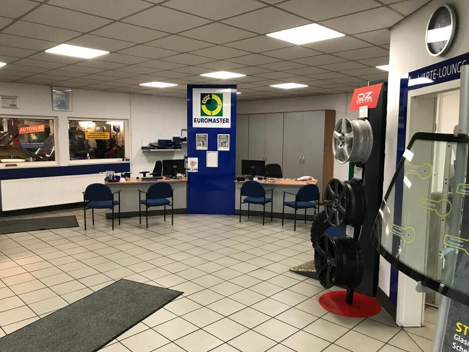 Bilder Auto-Kompetenz-Center Dreisbach e.K. - Partnerbetrieb von EUROMASTER