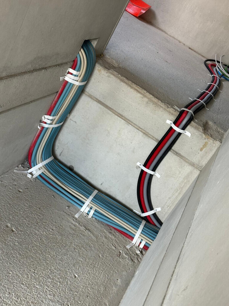 Bilder Elektro-Watt-Tech