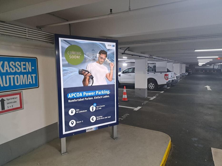 Bilder Apcoa Charging Station