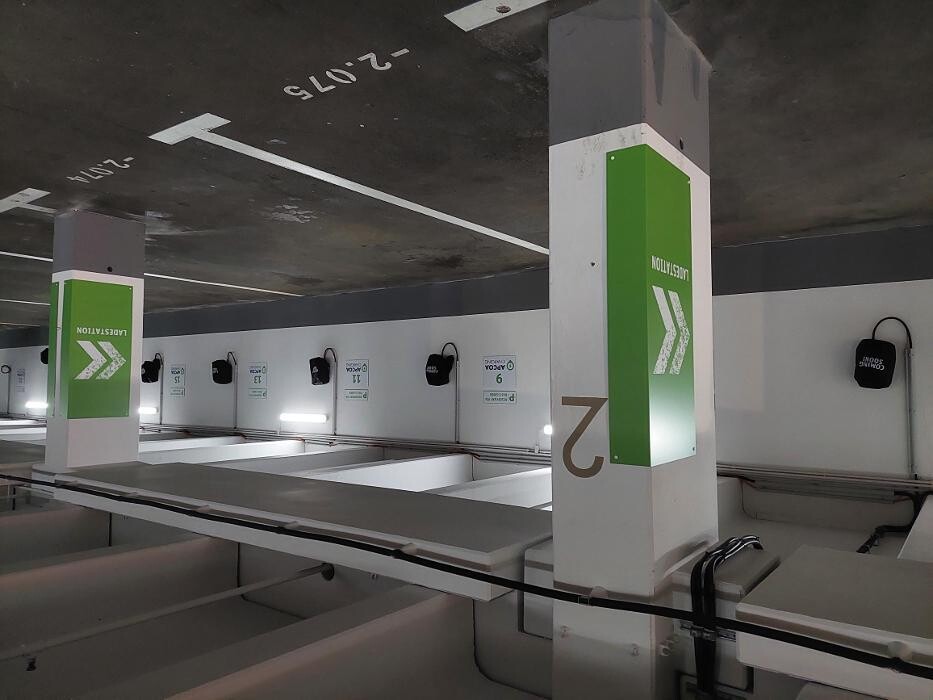 Bilder Apcoa Charging Station