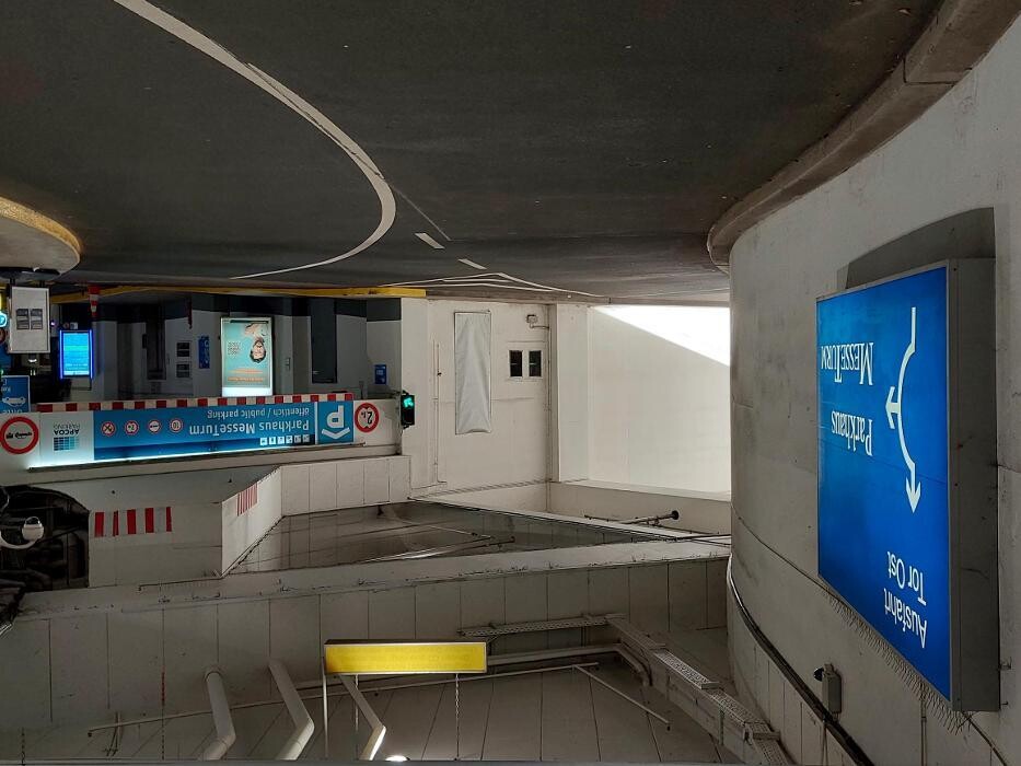 Bilder Apcoa Charging Station