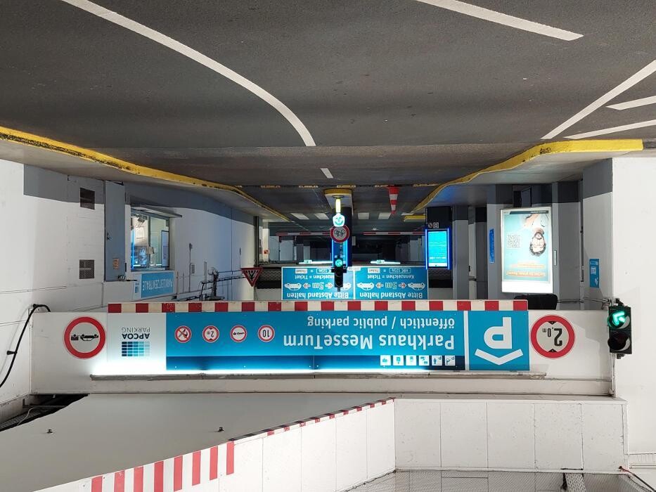 Bilder Apcoa Charging Station