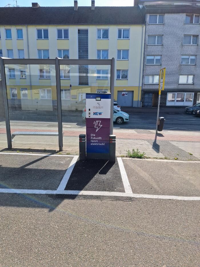 Bilder NEW Energie-Ladestation