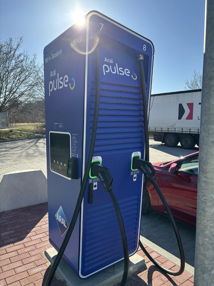 Bilder Aral pulse Ladestation