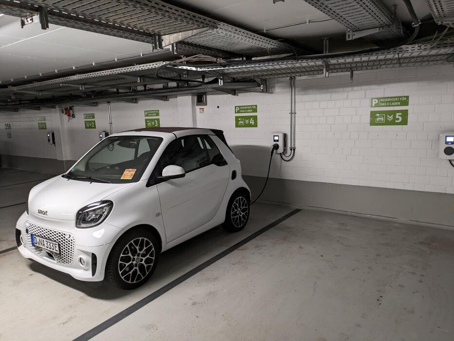 Bilder Apcoa Charging Station