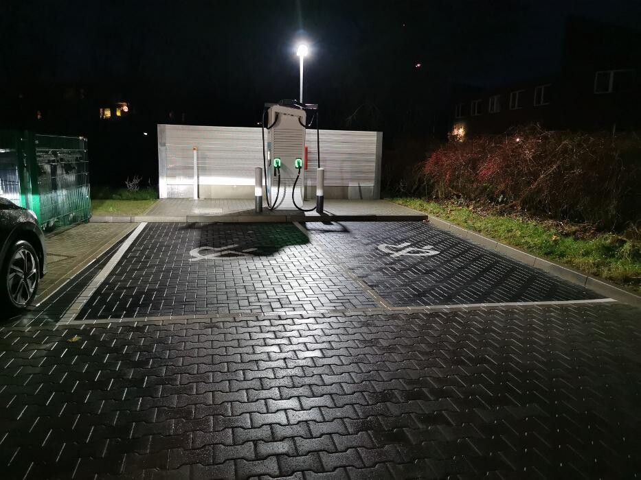 Bilder Shell Recharge Charging Station