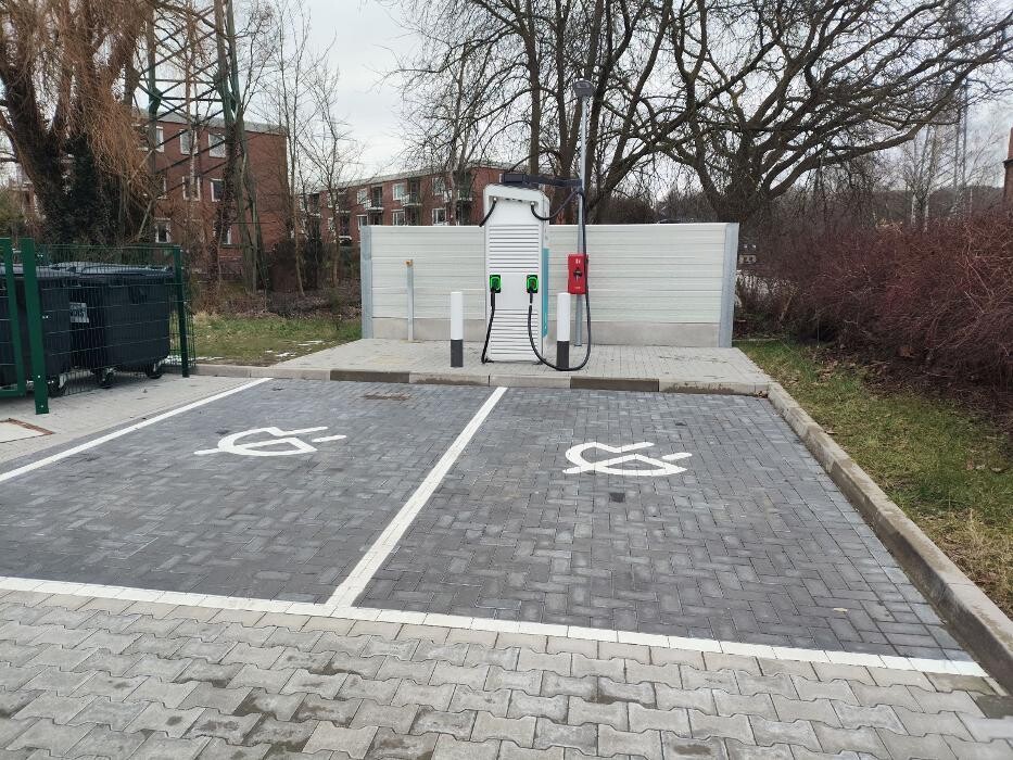 Bilder Shell Recharge Charging Station