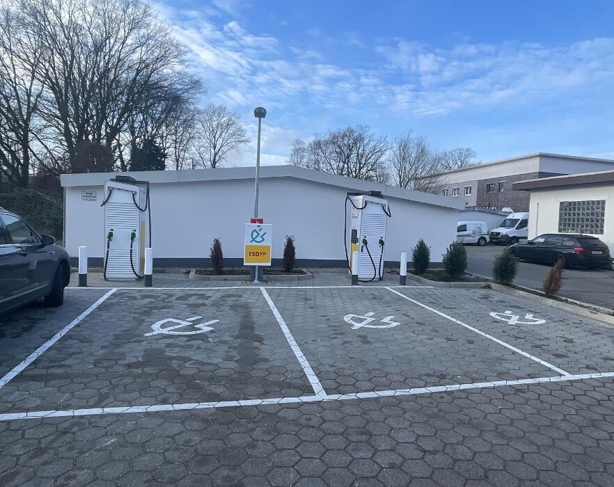 Bilder Shell Recharge Charging Station