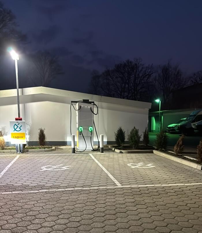 Bilder Shell Recharge Charging Station