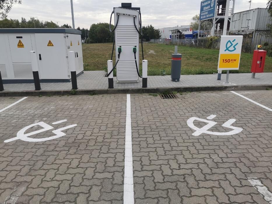 Bilder Shell Recharge Charging Station