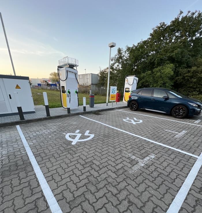 Bilder Shell Recharge Charging Station