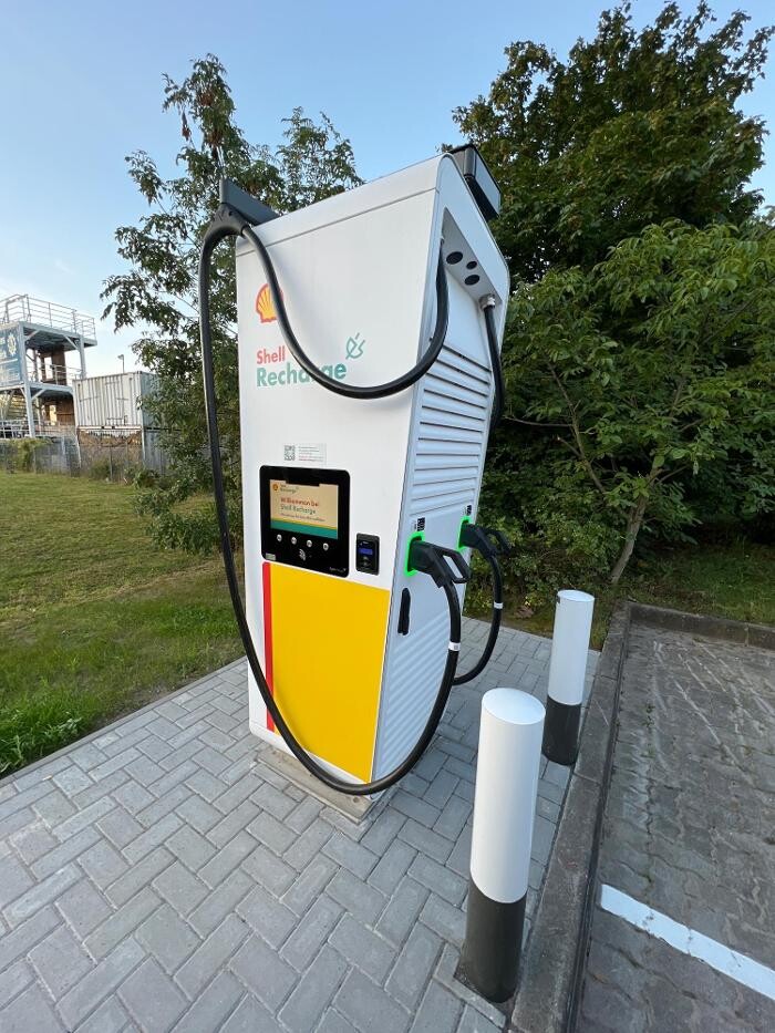 Bilder Shell Recharge Charging Station