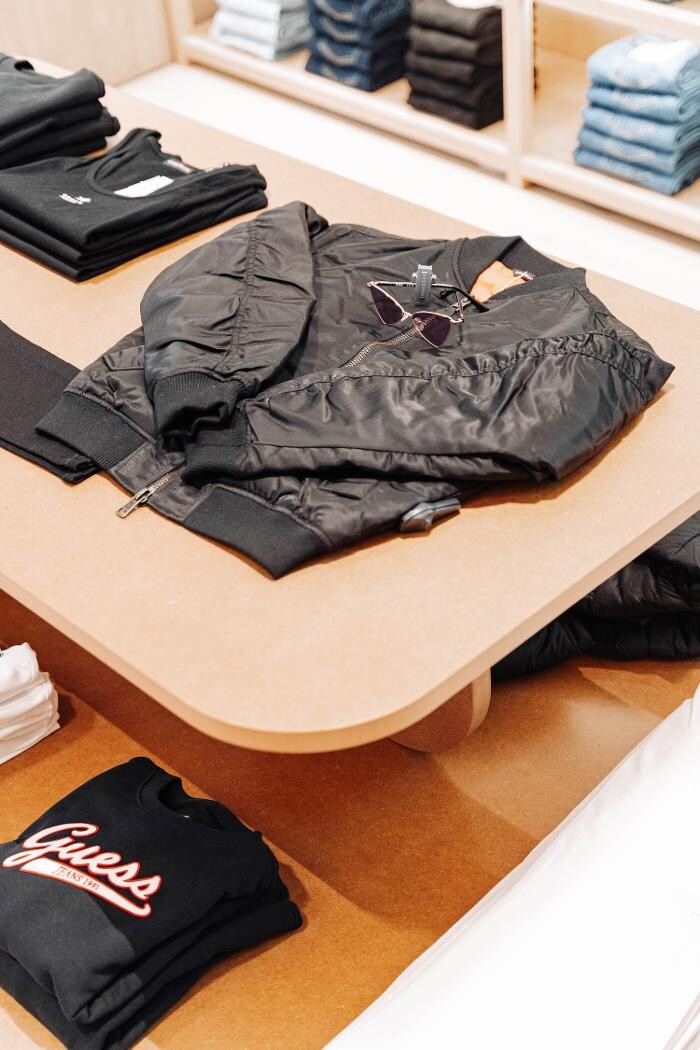 Bilder GUESS JEANS