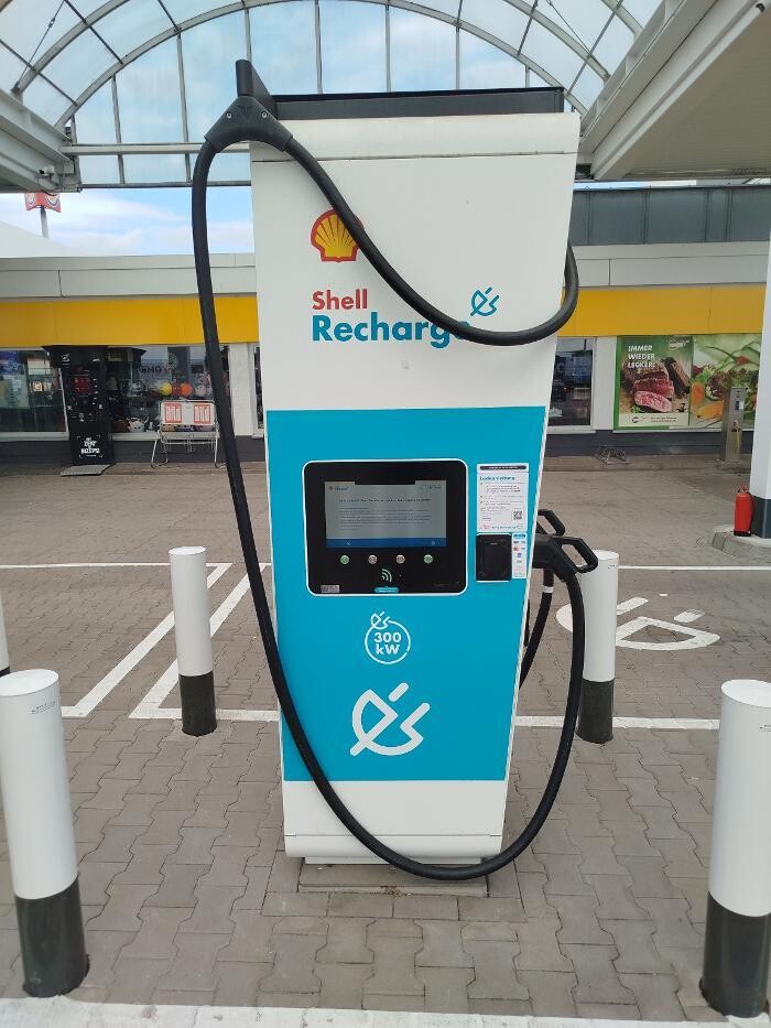 Bilder Shell Recharge Charging Station