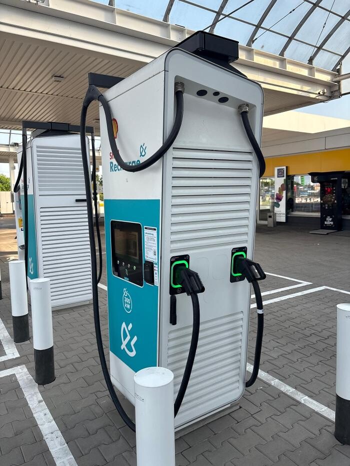 Bilder Shell Recharge Charging Station