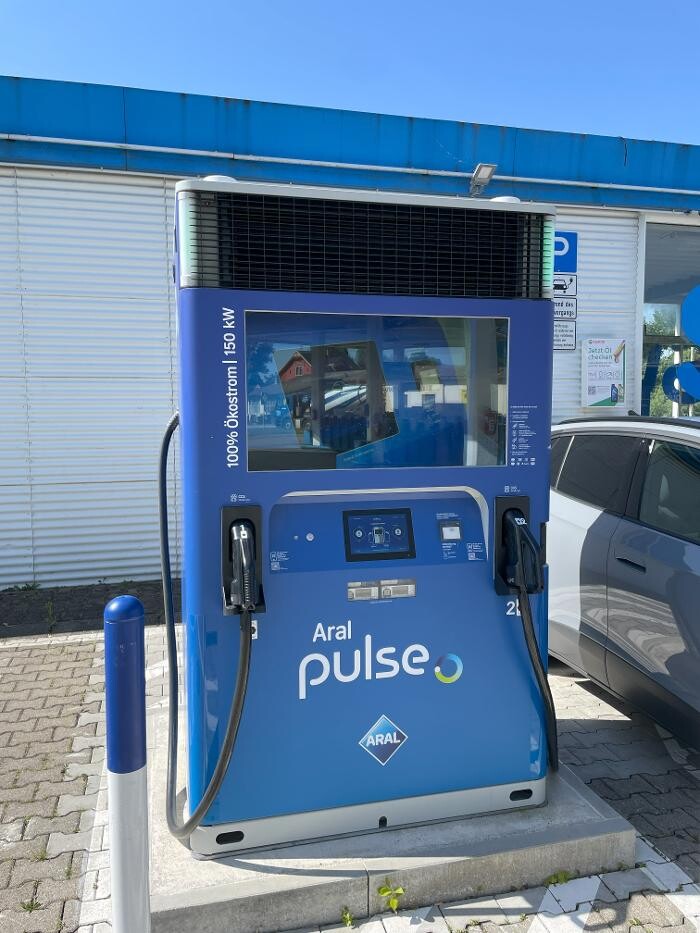 Bilder Aral pulse Ladestation
