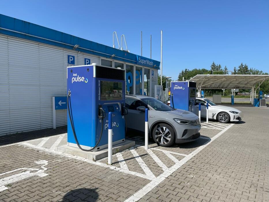 Bilder Aral pulse Ladestation