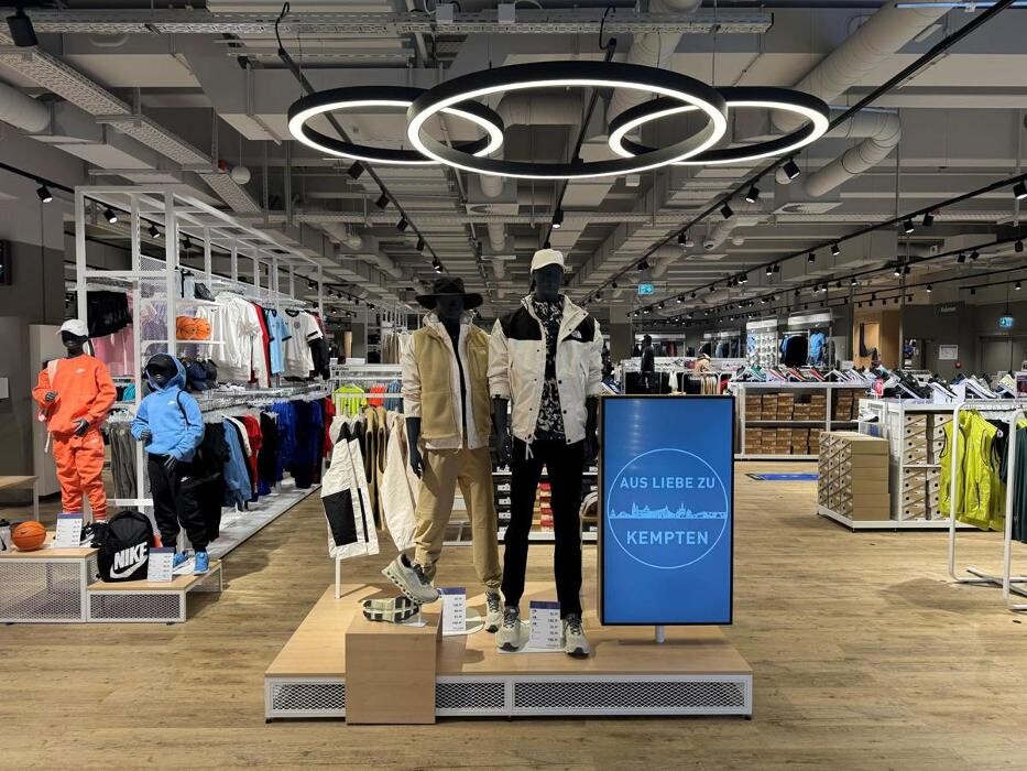Bilder INTERSPORT Voswinkel Forum Allgäu