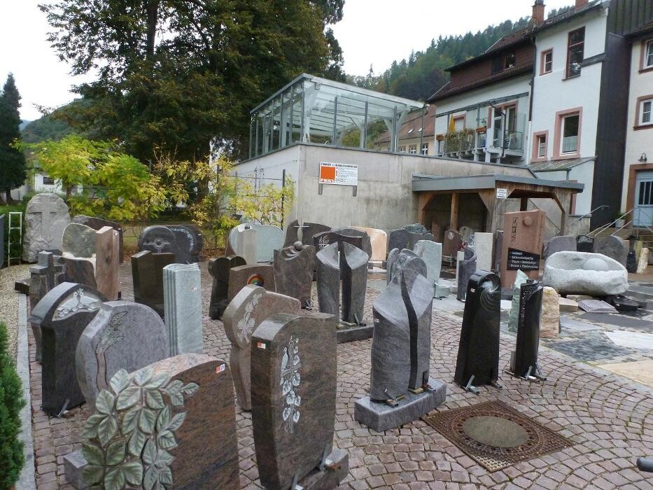 Bilder FRIES Bestattungen l Grabmale | Betriebsstätte Hornberg