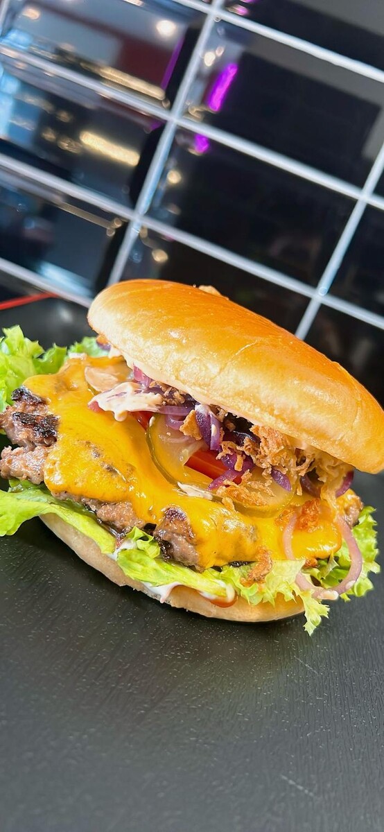 Bilder Flying Chicken & Burger