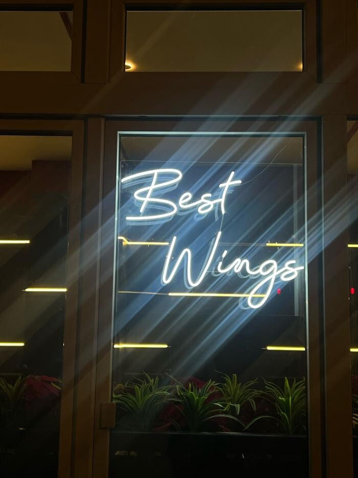Bilder Flying Chicken & Burger