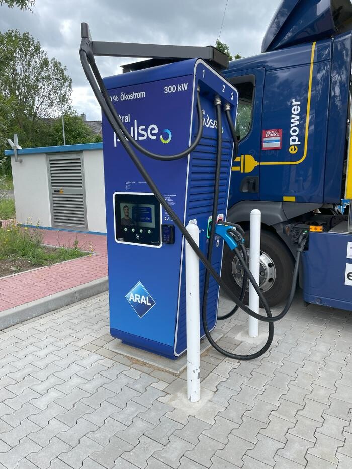 Bilder Aral pulse Ladestation