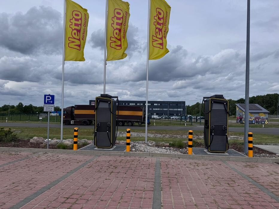 Bilder ORLEN CHARGE Ladestation