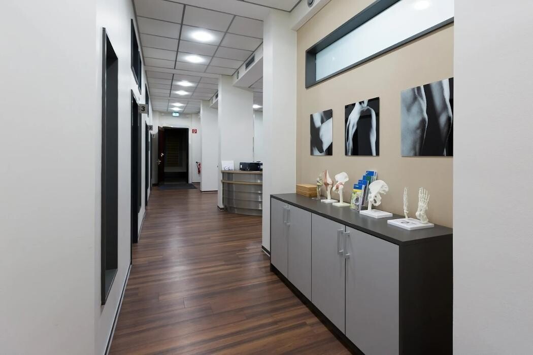 Bilder Meliva Hausärztin | Dr. medic. Monica Negru