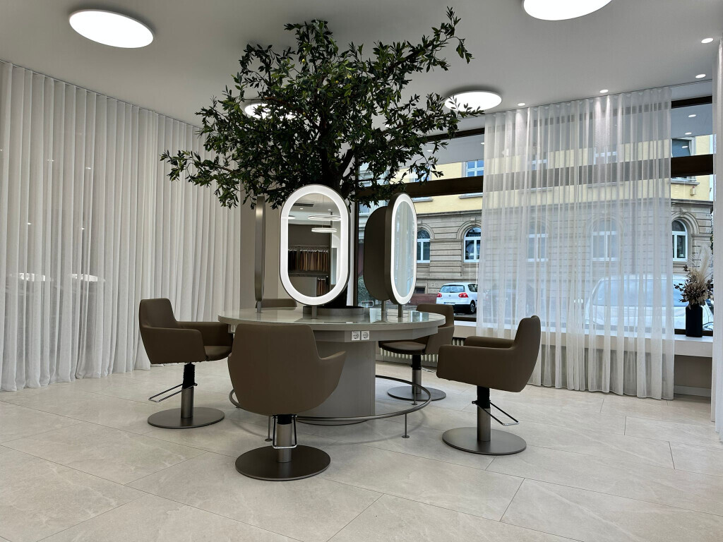 Bilder Wo Exzellenz im Friseurhandwerk und betriebswirtschaftliches Wissen eine harmonische Einheit bilden!