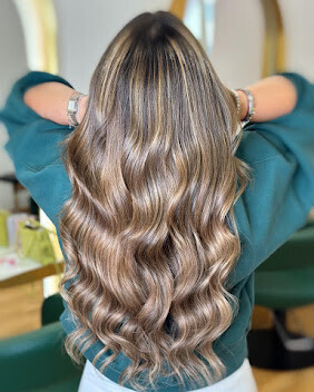 Bilder Wo Exzellenz im Friseurhandwerk und betriebswirtschaftliches Wissen eine harmonische Einheit bilden!