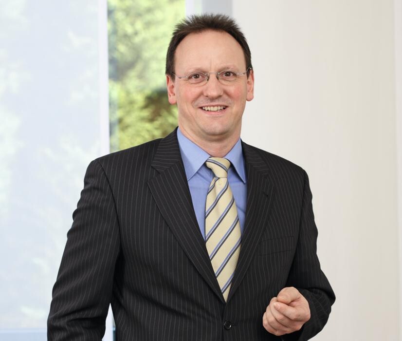 Bilder RheinLand Versicherungen sfm Finanzgruppe