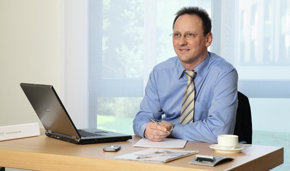 Bilder RheinLand Versicherungen sfm Finanzgruppe