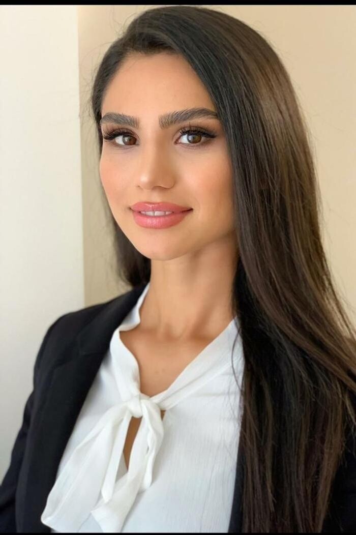 Bilder ERGO Versicherung Arezo Parwani