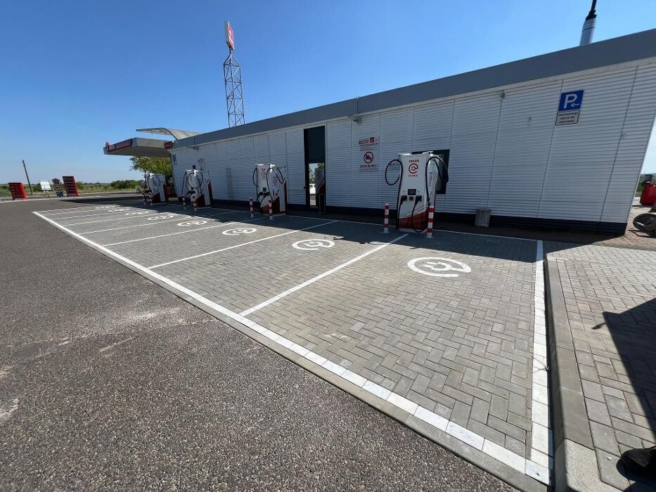 Bilder ORLEN CHARGE Ladestation